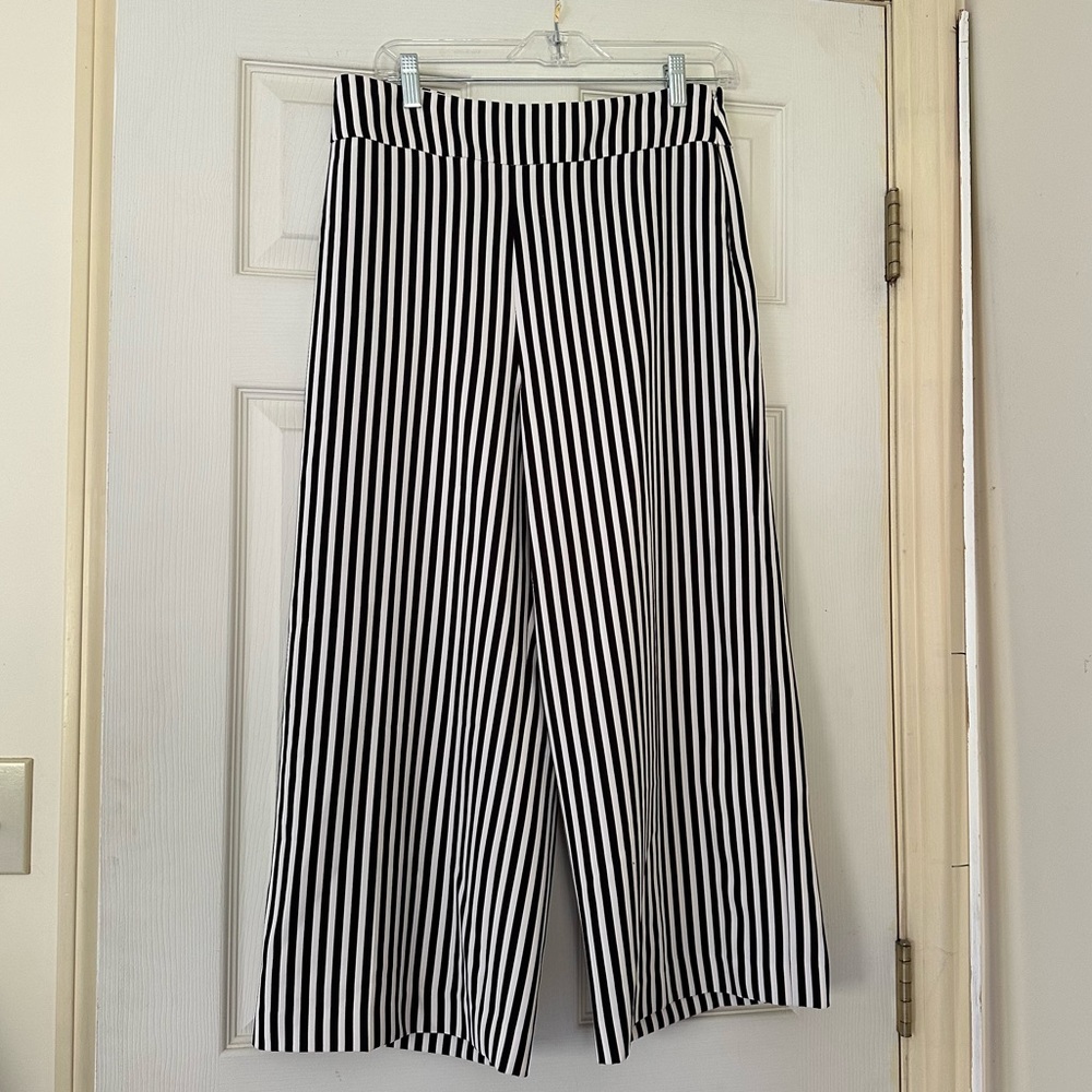 Black and White Striped Wide Leg Pants - Express - Women’s Size 10